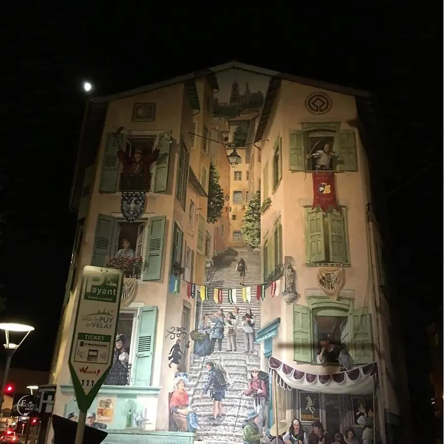 Maison Au Loup: 16th Century Hotel in Old Town Le Puy Le Puy-en-Velay