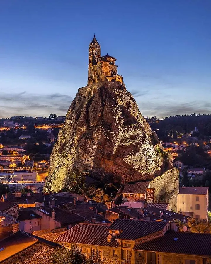 Maison Au Loup: 16th Century Hotel in Old Town Le Puy 0*, Le Puy-en-Velay France