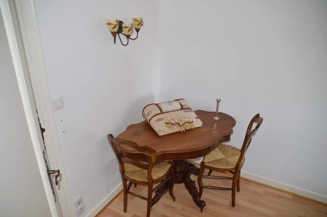 Maison Au Loup: 16th Century Hotel in Old Town Le Puy