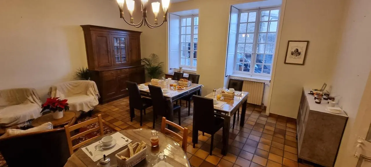 Maison Au Loup: 16th Century Hotel in Old Town Le Puy 0*, Le Puy-en-Velay